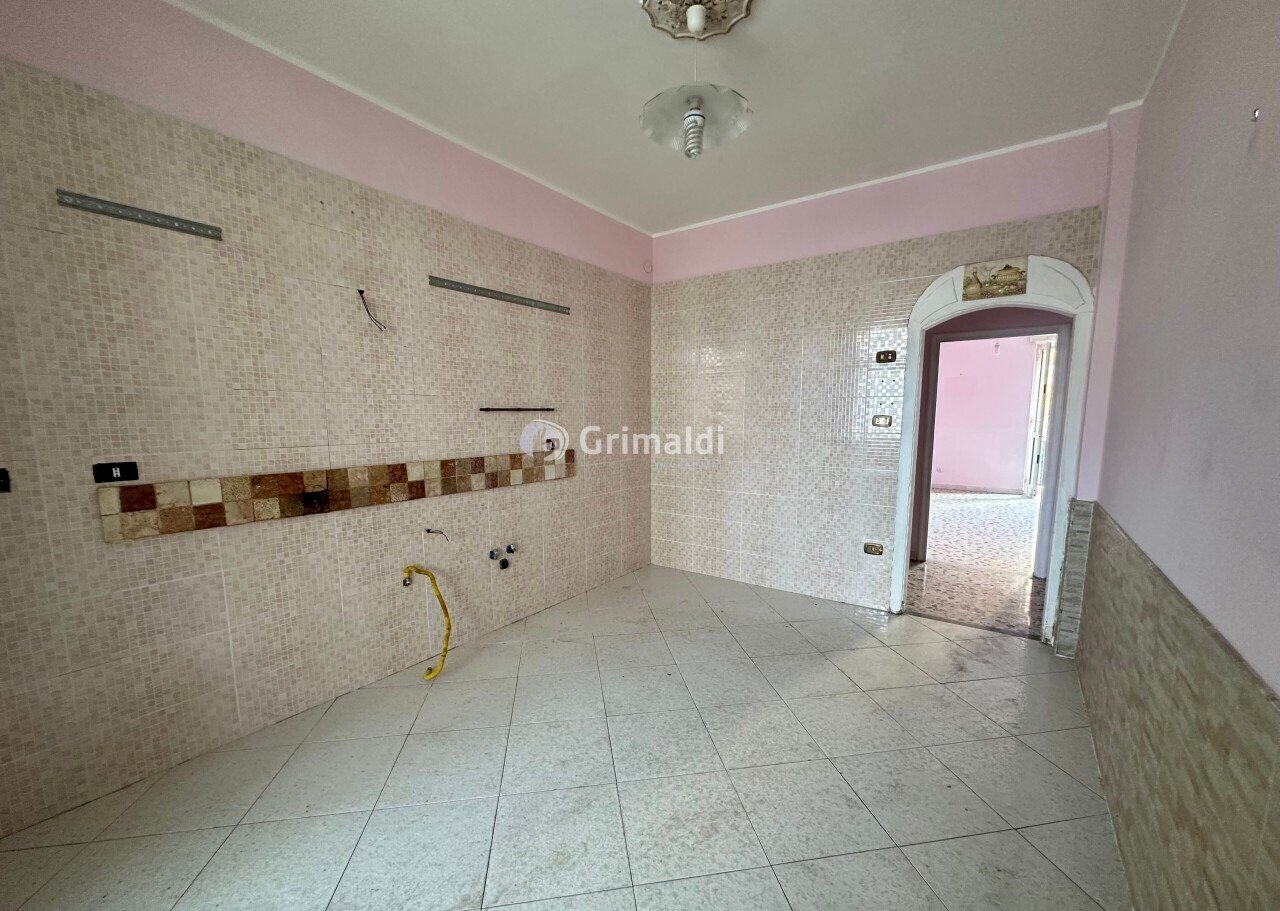 5 - Trilocale Via Nazionale delle Puglie 27, frazione Tavernanova, Casalnuovo di Napoli - foto 2