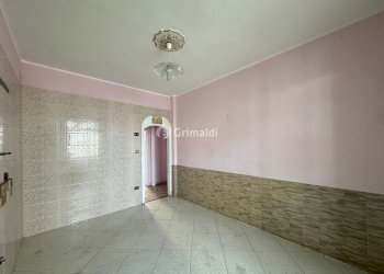 6 - Trilocale Via Nazionale delle Puglie 27, frazione Tavernanova, Casalnuovo di Napoli - foto 1