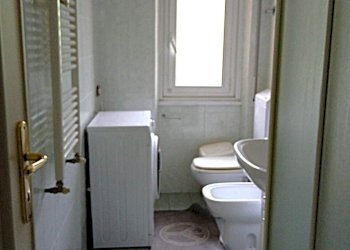 bagno - Four-room apartment Via Pierino Negrotto Cambiaso 4B, Genova (neighborhood Rivarolo) - photo 13