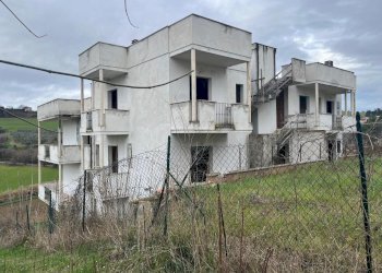 esterno - Apartment Trecastelli - photo 1