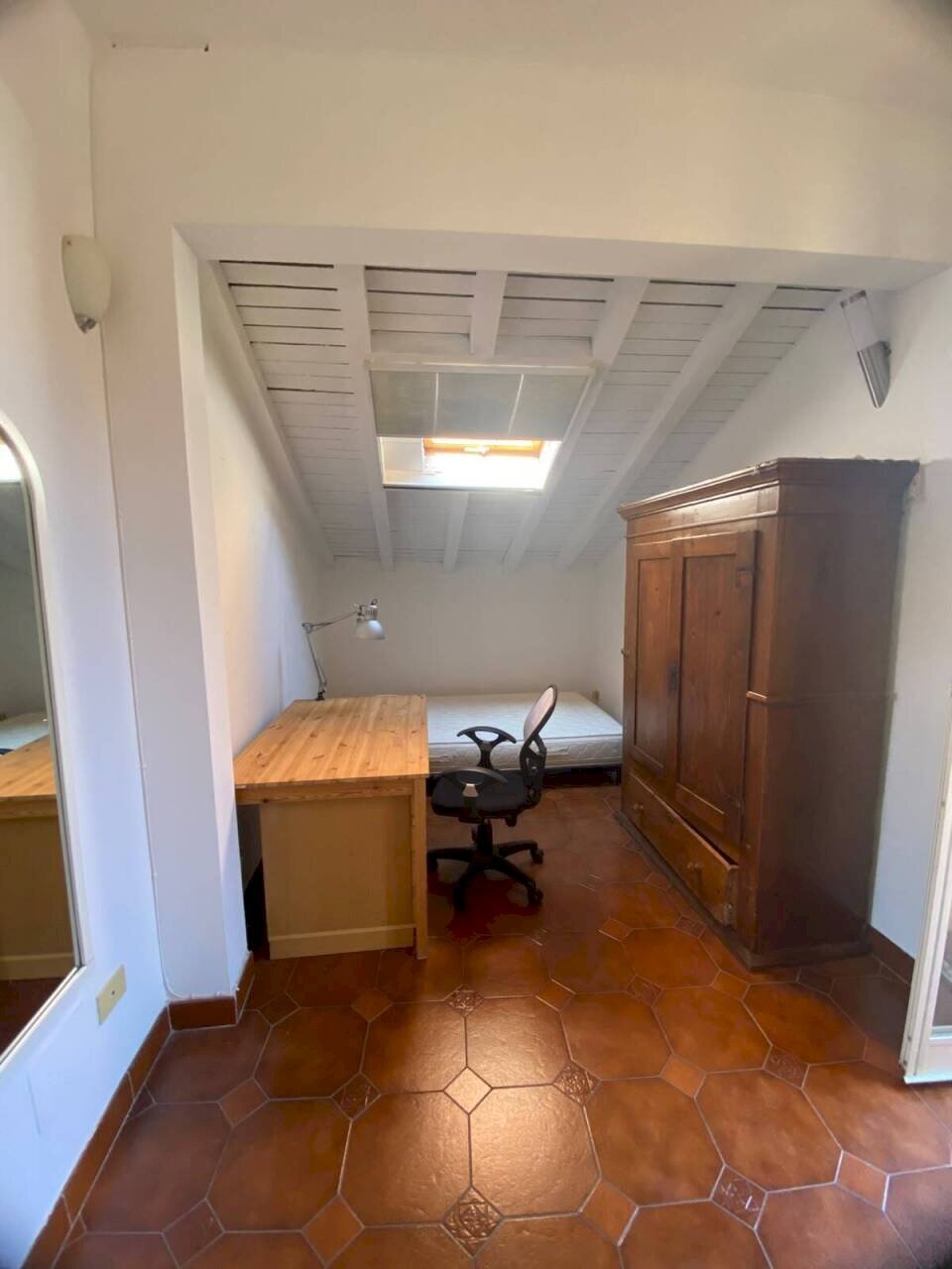 Camera2 - Trilocale Via delle Belle Arti 34, Bologna - foto 1