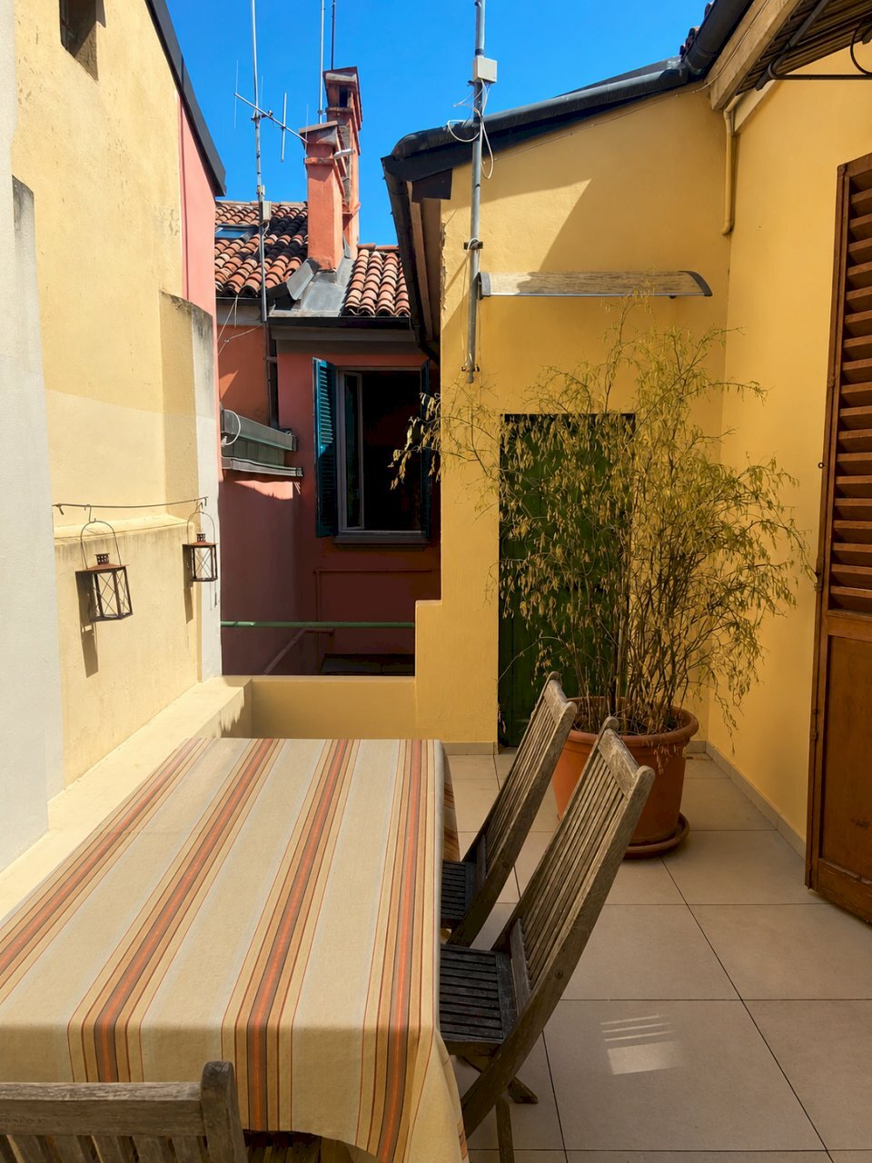 Terrazzo - Trilocale Via delle Belle Arti 34, Bologna - foto 2