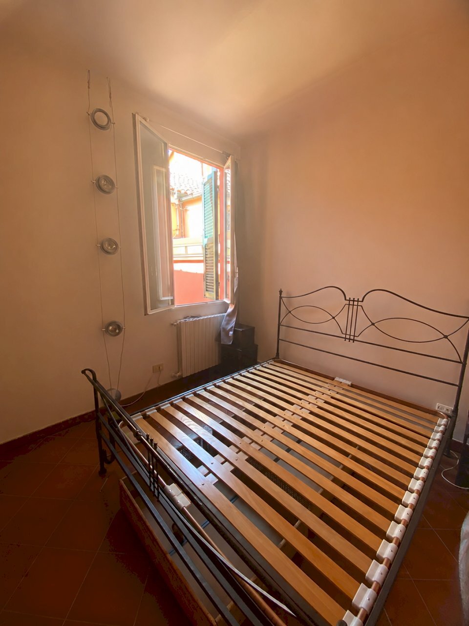 Camera - Trilocale Via delle Belle Arti 34, Bologna - foto 3