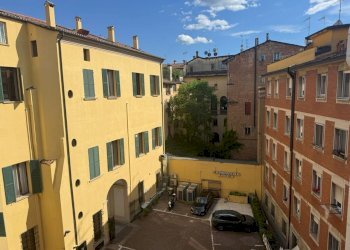 1000719678 - Four-room apartment Via Avesella 9, Bologna (neighborhood Centro Storico) - photo 1