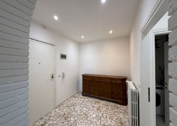 1000715862.jpg - Four-room apartment Via Avesella 9, Bologna (neighborhood Centro Storico) - photo 4