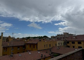 1000715824.jpg - Four-room apartment Via Avesella 9, Bologna (neighborhood Centro Storico) - photo 7