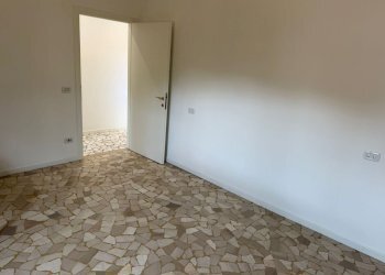 1000715840.jpg - Four-room apartment Via Avesella 9, Bologna (neighborhood Centro Storico) - photo 10