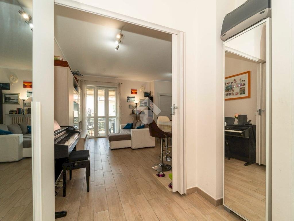 Apartment Via enrico montanaro, Grugliasco - photo 2