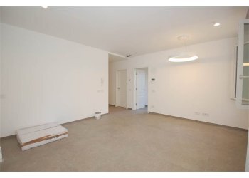 Three-room apartment Modena (neighborhood Circoscrizione 1) - photo 1