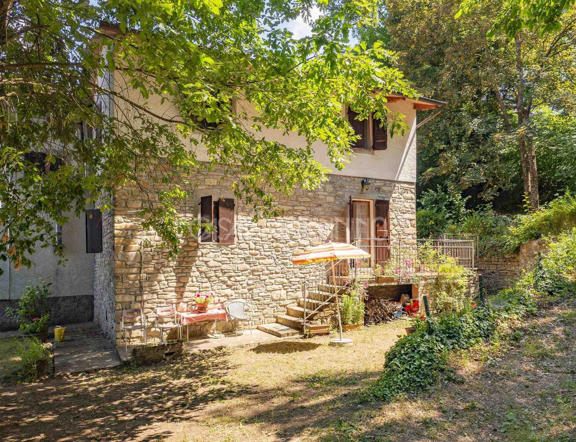 Semi-detached house Polinago - photo 1