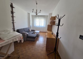 Soggiorno - Apartment via Cesare Vinaj, Cuneo (neighborhood San Paolo) - photo 7