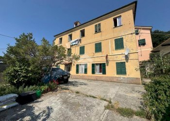 Quadrilocale Via Rocca dei Corvi, Genova (zona Bolzaneto) - foto 1
