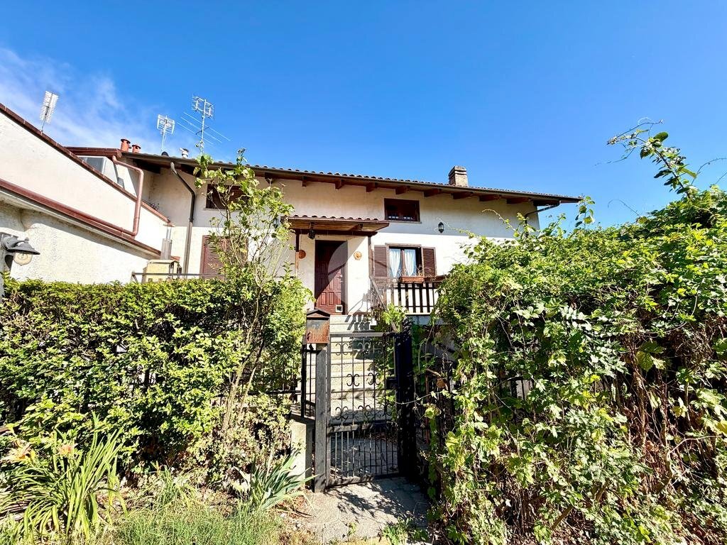 Semi-detached house Borgata rivata, Reano - photo 1