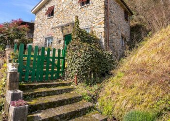 Casa indipendente Via Ferriere, snc 
 Carrodano, Carrodano - foto 1