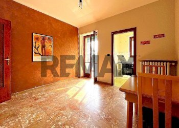 One-room apartment Regio Parco, Torino, Torino (neighborhood Regio Parco) - photo 2