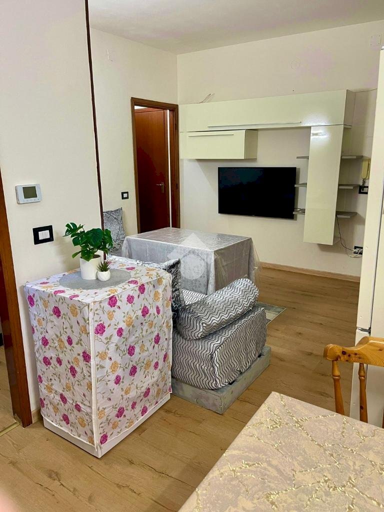 Two-room apartment Via abbado, Medesano - photo 1