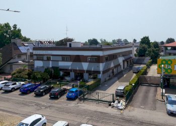 Edificio all\'aperto - Laboratorio Viale Leonardo Da Vinci
249, Trezzano sul Naviglio - foto 2