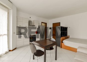 Sala da pranzo - One-room apartment via Romagna
 
14, Legnano - photo 2