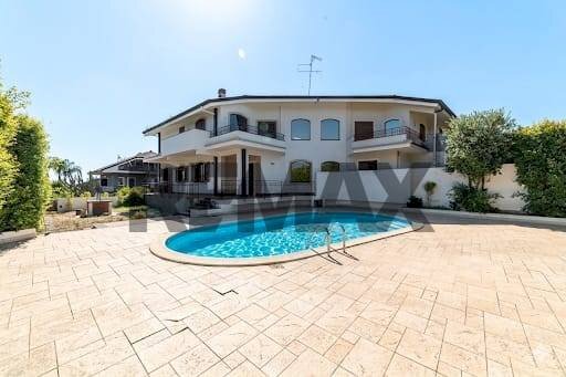 Piscina - Villa Via Giovanni Pascoli
 
19, Aci Sant'Antonio - foto 3