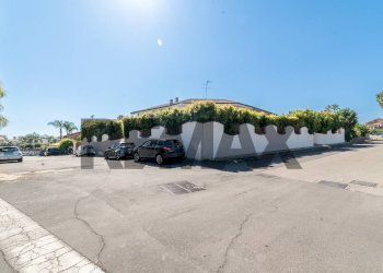 Edificio all\'aperto - Villa Via Giovanni Pascoli
 
19, Aci Sant'Antonio - photo 3