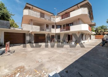 Edificio all\'aperto - Villa Via Giovanni Pascoli
 
19, Aci Sant'Antonio - photo 50