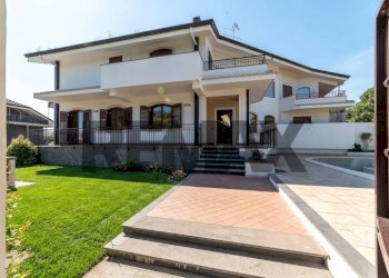 Casa all\'aperto - Villa Via Giovanni Pascoli
 
19, Aci Sant'Antonio - photo 1