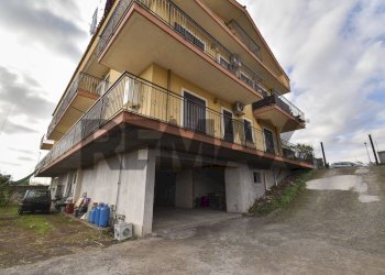 Edificio all\'aperto - Four-room apartment Via Giuseppe Alizzi
 
8, Riposto - photo 2