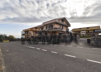 Edificio all\'aperto - Four-room apartment Via Giuseppe Alizzi
 
8, Riposto - photo 3