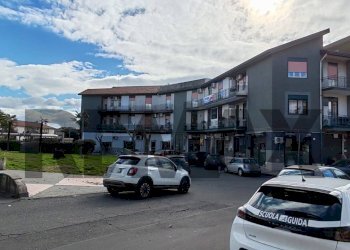 Edificio all\'aperto - Four-room apartment Piazza Dante Alighieri
6, Mascalucia - photo 1