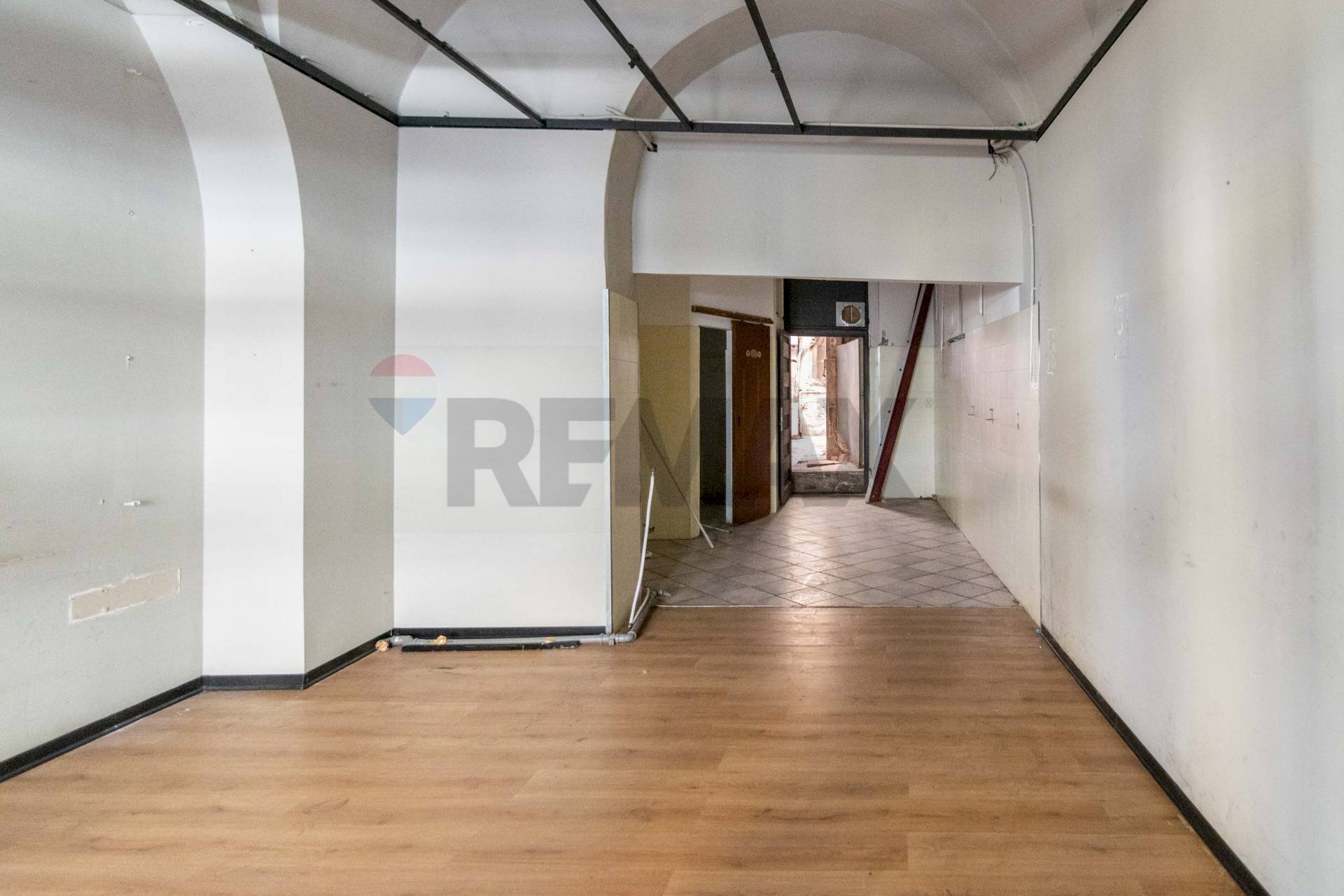 Hall / corridoio - Shop Via Monsignore Ventimiglia
 
284, Catania - photo 3