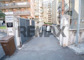 Edificio all\'aperto - Magazzino Via Anapo
61, Catania - foto 1