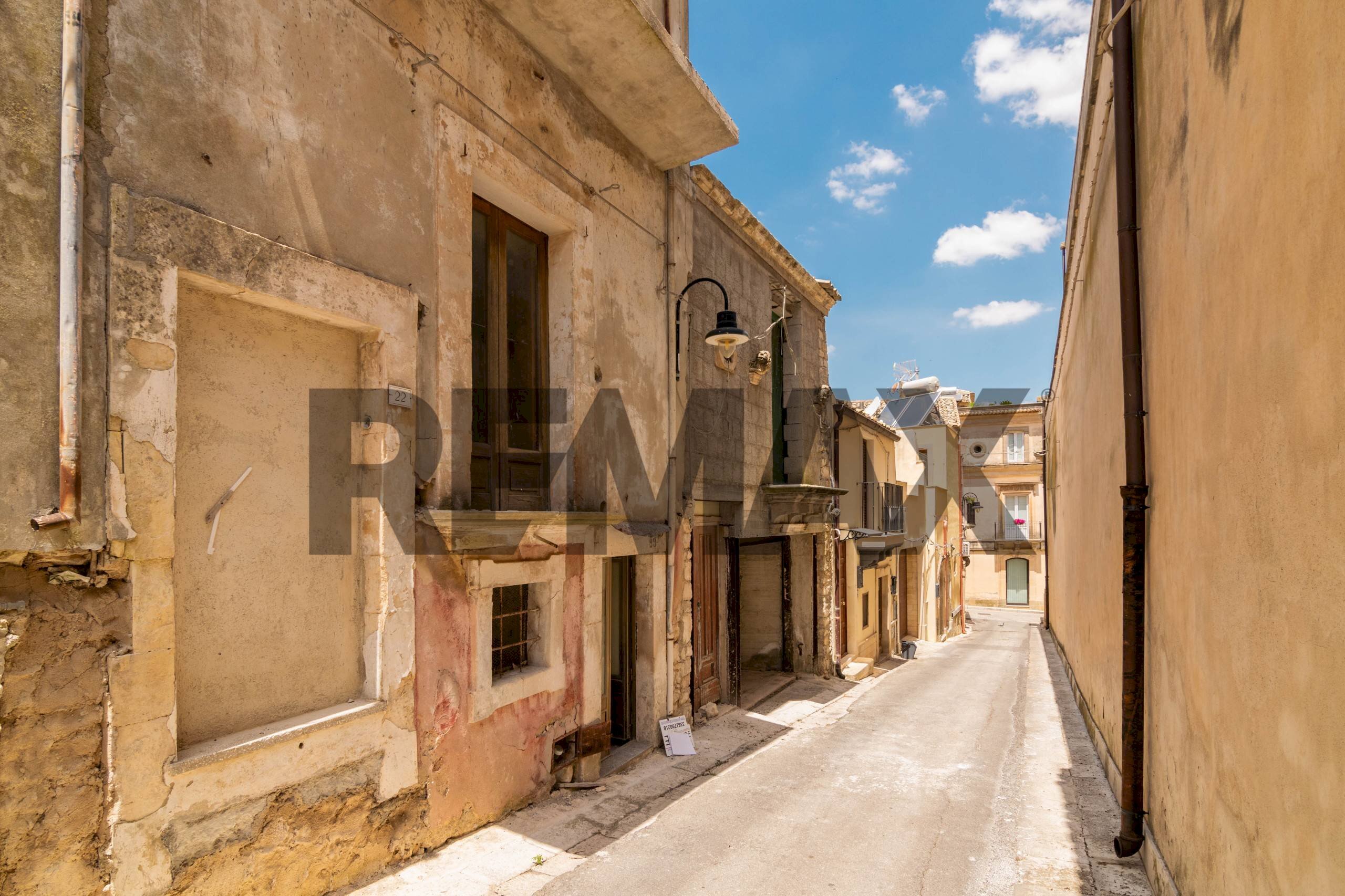 Edificio all\'aperto - Independent house Via Santa Sofia
 
18, Chiaramonte Gulfi - photo 1