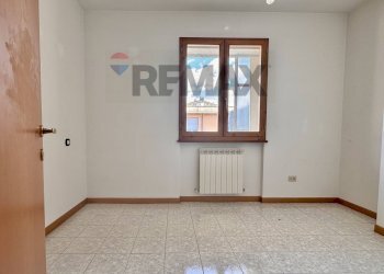 Stanza vuota - Ufficio Via Dell'Oleandro
2, Montevarchi - foto 9