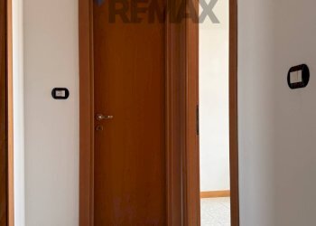 Hall / corridoio - Ufficio Via Dell'Oleandro
2, Montevarchi - foto 12