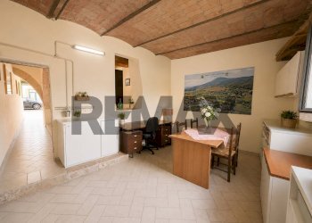 Ufficio - Four-room apartment Via 1 maggio
 
21, Bucine - photo 15