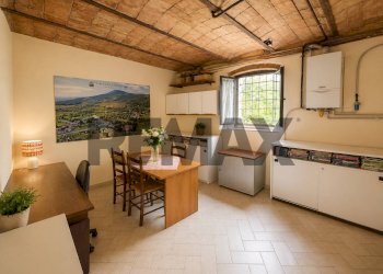 Cucina - Four-room apartment Via 1 maggio
 
21, Bucine - photo 16