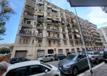 Edificio all\'aperto - Trilocale Via Colfelice
30, Roma - foto 1