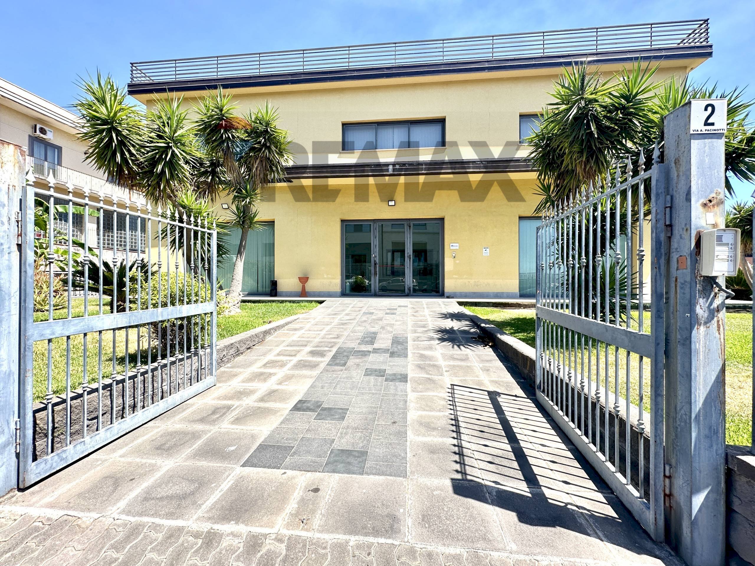 Casa all\'aperto - Ufficio Via Andrea Doria
9, Aci Sant'Antonio - foto 3