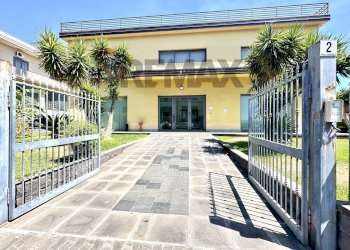 Casa all\'aperto - Ufficio Via Andrea Doria
 
9, Aci Sant'Antonio - foto 3