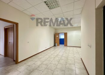 Stanza vuota - Ufficio Via Andrea Doria
 
9, Aci Sant'Antonio - foto 20