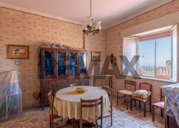 Sala da pranzo - Casa indipendente Via Vittorio Emanuele
 
227, Motta Sant'Anastasia - foto 25