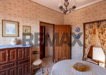 Sala da pranzo - Casa indipendente Via Vittorio Emanuele
 
227, Motta Sant'Anastasia - foto 26