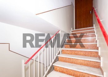 Scale - Casa indipendente Via Vittorio Emanuele
 
227, Motta Sant'Anastasia - foto 35