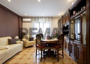 Sala da pranzo - Quadrilocale Via San Giuseppe
 
82, Mascali - foto 1