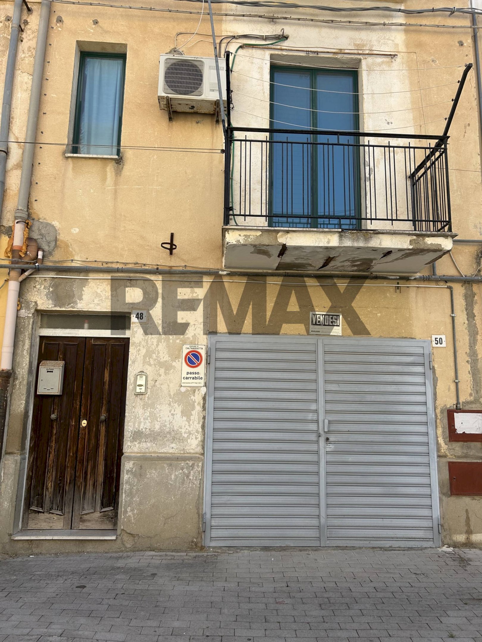 Edificio all\'aperto - Casa indipendente via Signore Della Citta'
 
48, Caltanissetta - foto 1