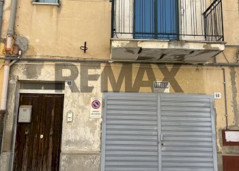 Edificio all\'aperto - Casa indipendente via Signore Della Citta'
 
48, Caltanissetta - foto 1