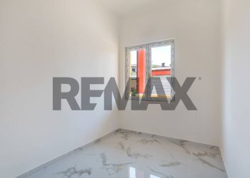 Stanza vuota - Trilocale via circonvallazione
 
16, Siziano - foto 7