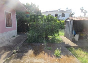 Giardino - Villa via delle Zagare
 
s.n.c., Augusta - foto 26
