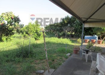Giardino - Villa via delle Zagare
 
s.n.c., Augusta - foto 33