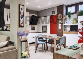 Sala da pranzo - Villa Bifamiliare via Colle Puoti
 
48, Santa Maria a Vico - foto 6